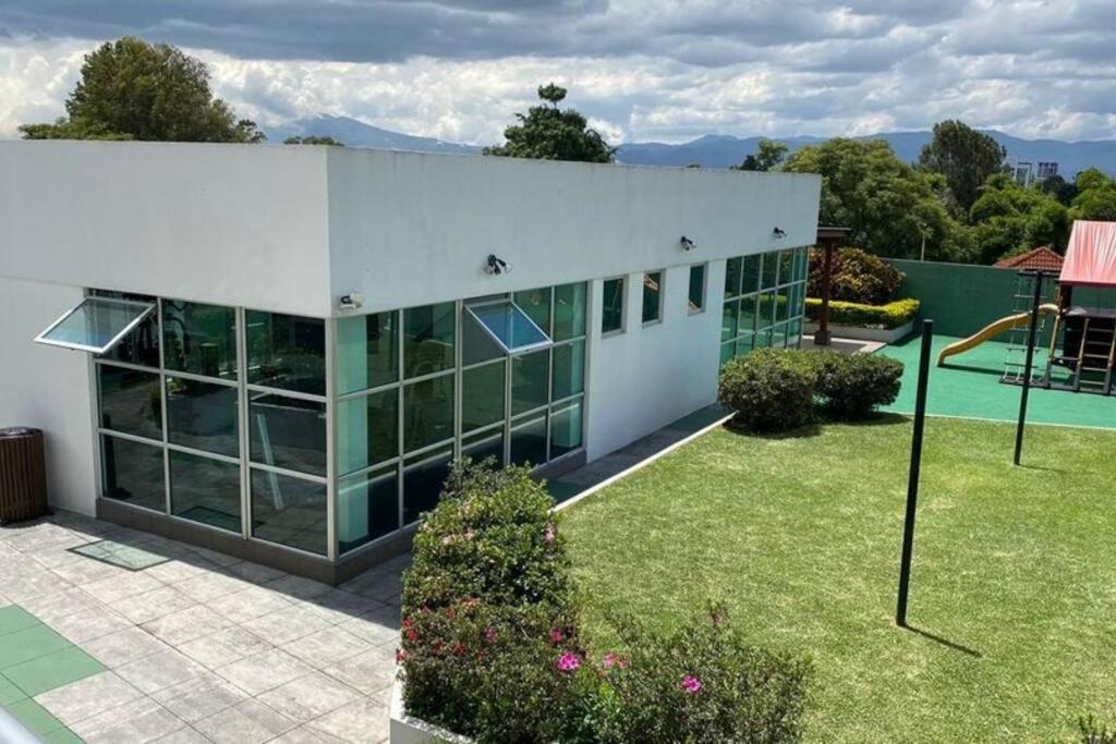 2 Rooms, 1 King Size Bed, 64" Smart Hdtv Γουατεμάλα Εξωτερικό φωτογραφία