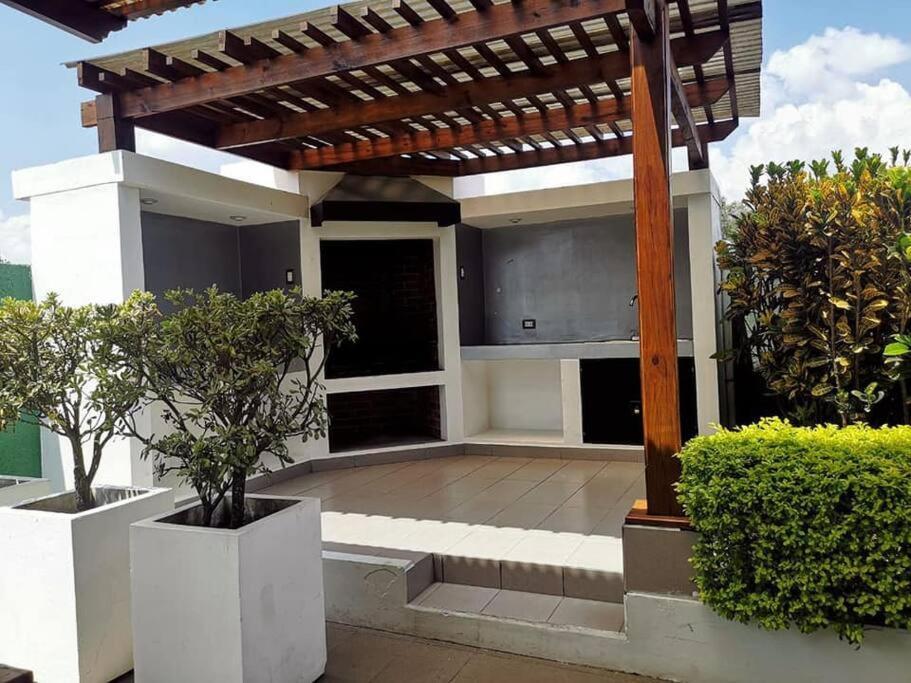 2 Rooms, 1 King Size Bed, 64" Smart Hdtv Γουατεμάλα Εξωτερικό φωτογραφία