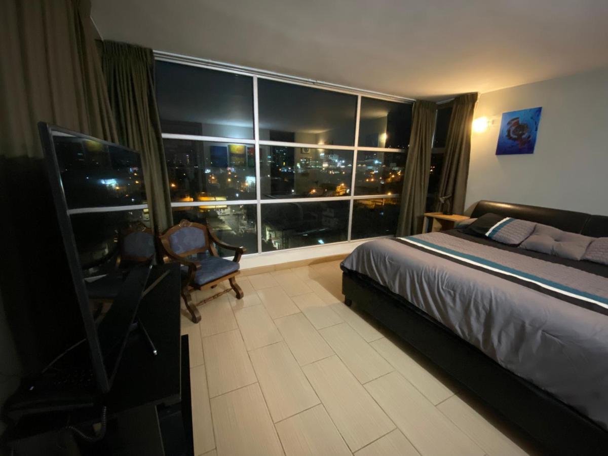 2 Rooms, 1 King Size Bed, 64" Smart Hdtv Γουατεμάλα Εξωτερικό φωτογραφία