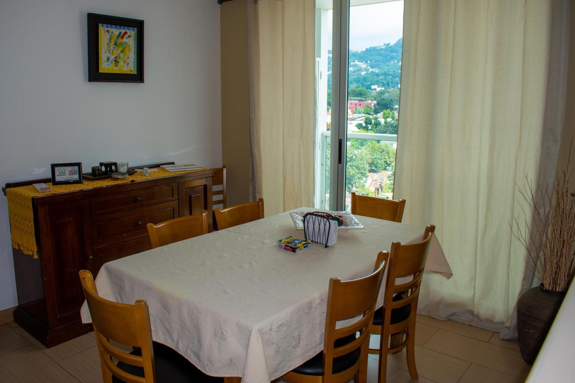 2 Rooms, 1 King Size Bed, 64" Smart Hdtv Γουατεμάλα Εξωτερικό φωτογραφία